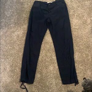 Joggers with tie knots on the bottom